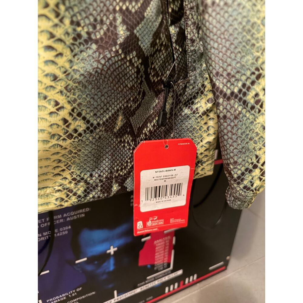 Supreme x The North Face jacket / wind breaker medium - Picture 3 of 5